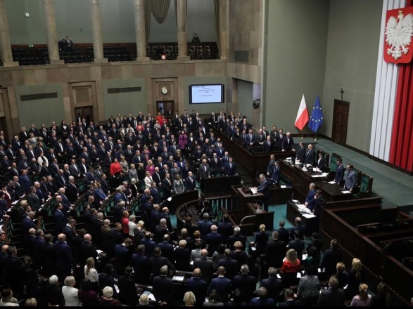 Парламент Польши принял скандальный "закон о затыкании рта"