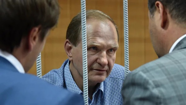 Сергей Шляков не протащил сенатора в губернаторы