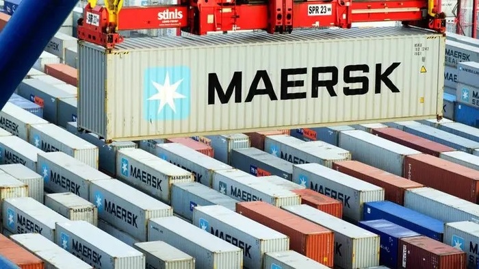 Перевозчик Maersk направил свои суда через Россию в обход Суэцкого канала