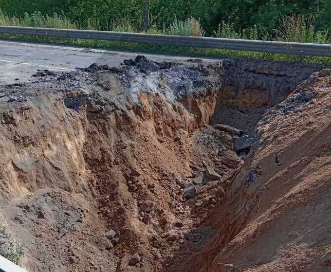 В Липецкой области перерывают трассы, что остановить движение колонны ЧВК "Вагнер"