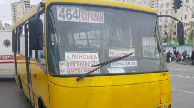 В Киеве задержали водителя маршрутки, убившего супружескую пару Корниенко. Глава семьи был помощником ректора Нацакадемии СБУ