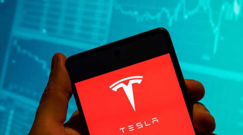 Акции Tesla продолжают падать, несмотря на призыв министра торговли США к их покупке