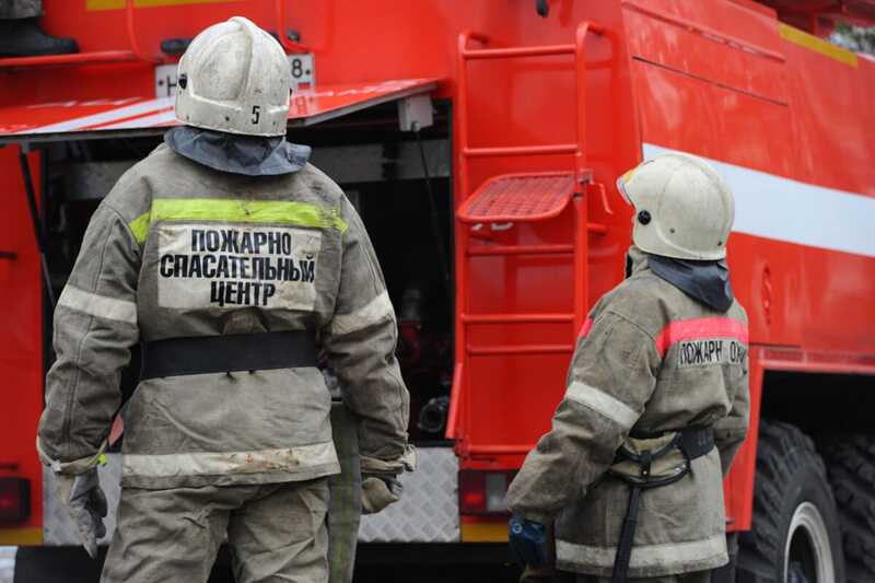 В Махачкале произошел пожар вследствие взрыва в магазине мобильных телефонов