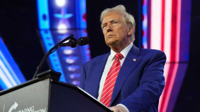 Трамп связал введение новых санкций с успехами в мирных переговорах