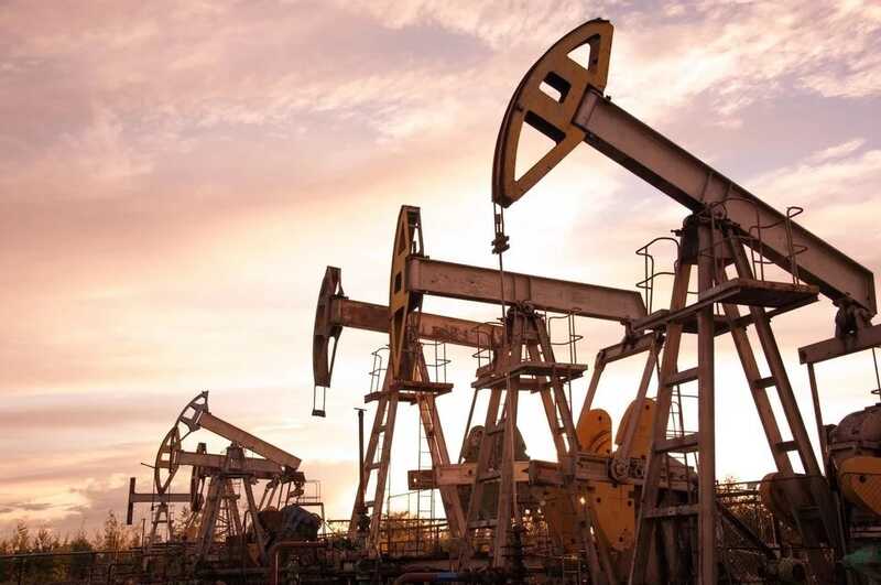 Цены на российскую нефть снизились ниже 4000 рублей за баррель
