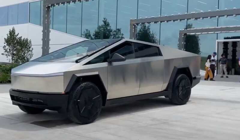 Tesla выпустила более 10 тысяч Cybertruck