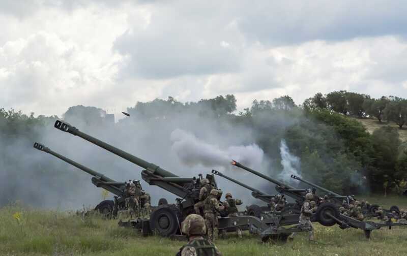 Российские и украинские войска соблюдают режим прекращения огня, однако столкновения в отдельных районах продолжаются