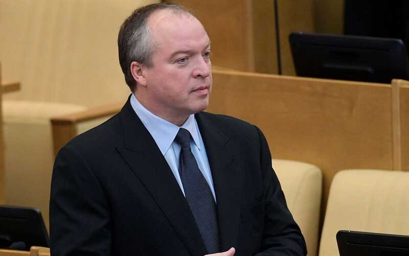 Как Алишер Усманов помогал скрыть судимость депутата Андрея Скотча