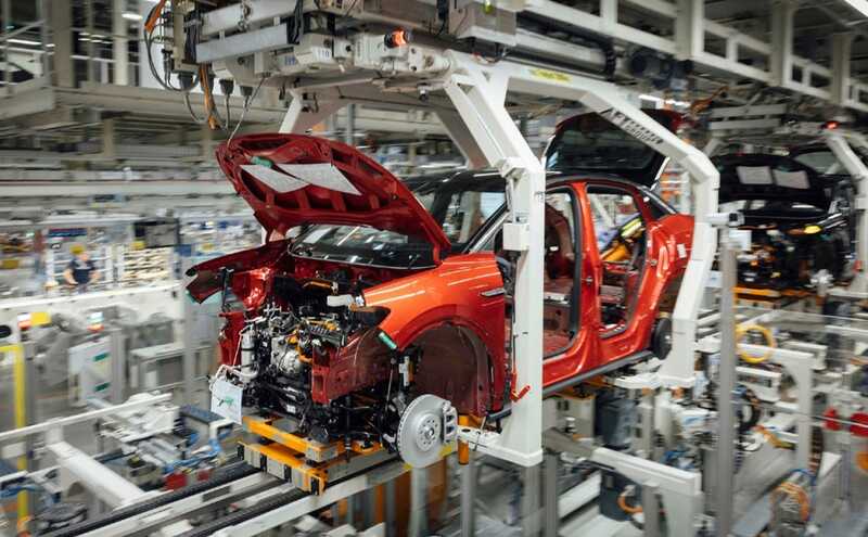 BMW и Mercedes сталкиваются с потерей прибыли: как кризис в Китае воздействует на автопроизводителей