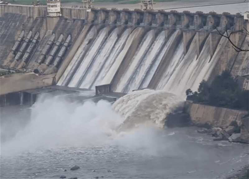 Индия вновь начала выпускать воду в Пакистан