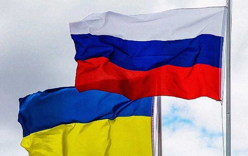 На фотографиях запечатлены делегации России и Украины, которые встретились впервые за три года