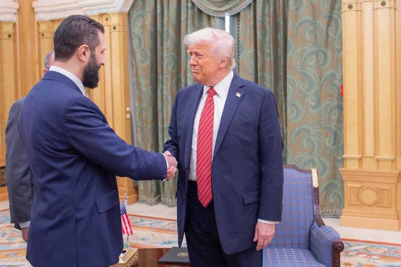 Дональд Трамп согласился на частичное снятие санкций с президента и банков Сирии