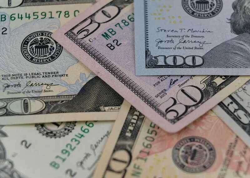 Финансовые аналитики в США прогнозируют резкое падение курса доллара