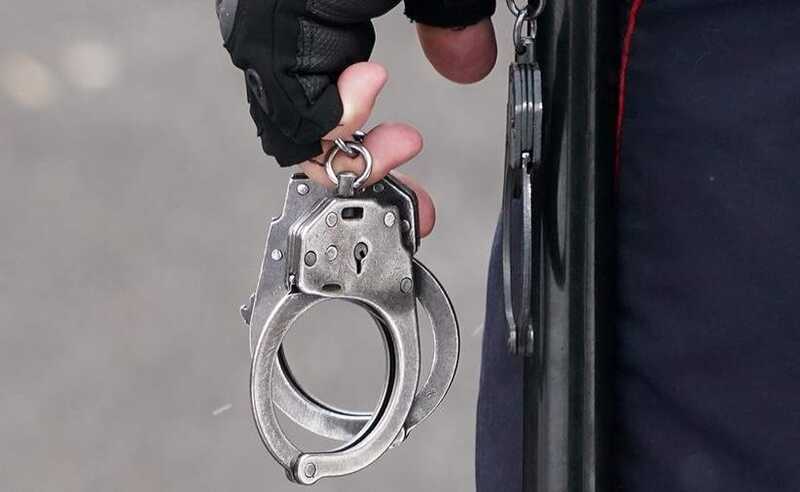 В Санкт-Петербурге полиция задержала женщину, учинившую беспорядок на дороге