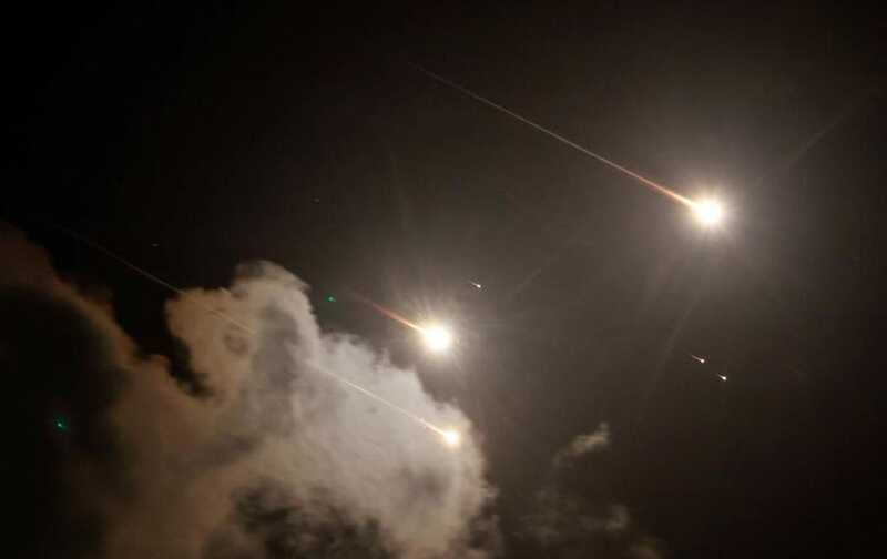 Израильские военные сообщили о запуске ракеты с территории Ирана и призвали граждан оставаться в безопасных местах
