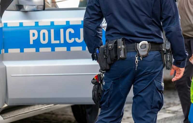 В Варшаве мужчину ранили ножом после того, как он сделал паре замечание за интимные отношения в публичном месте