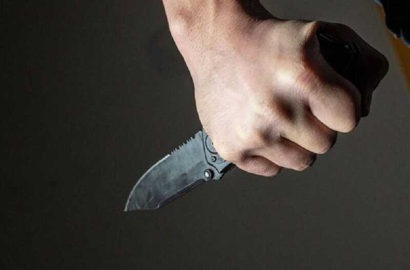 В Китае девушка получила множество ножевых ранений: силиконовая грудь помогла избежать смерти