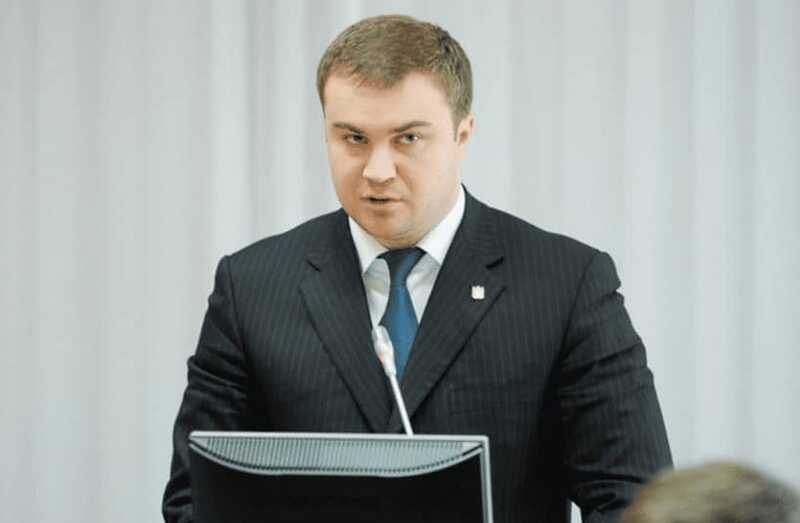 Губернатор Виталий Хоценко объявил о сокращении числа клиник для проведения абортов в Омской области