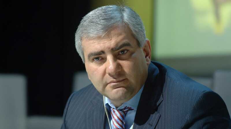 Российского миллиардера Карапетяна взяли под стражу на два месяца