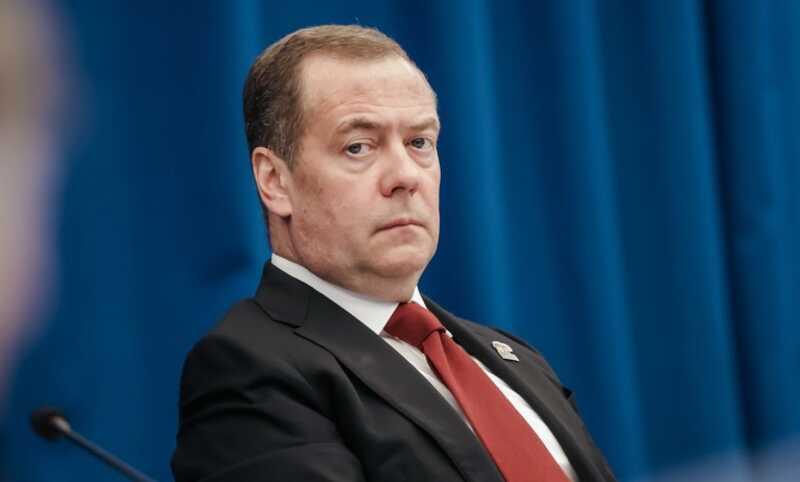 Трамп раскритиковал Медведева за высказывания о поставках ядерного оружия Ирану