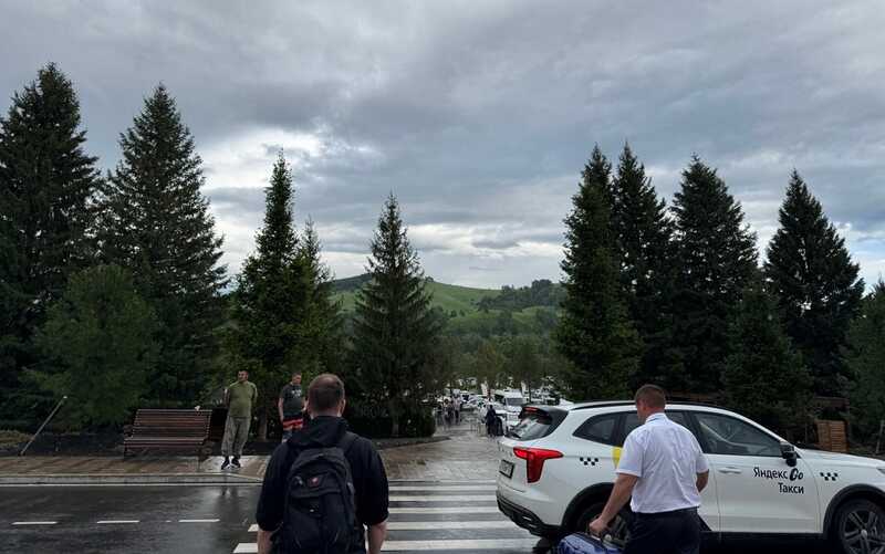 Евгений Минченко прилетел на Алтай на самолете, принадлежащем главе Сбербанка, и это вызвало недовольство среди местных жителей