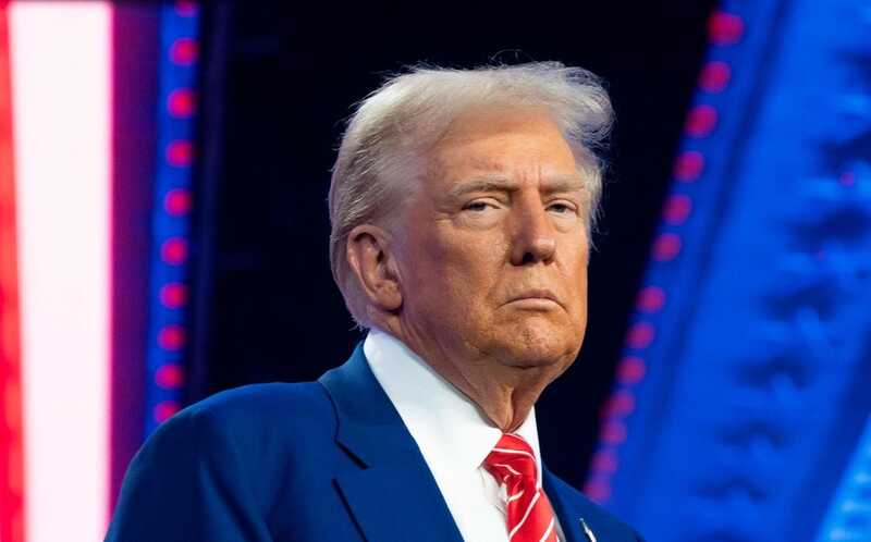 Трамп призвал закрыть "Голос Америки" из-за политической предвзятости