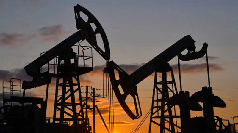 Цены на нефть увеличиваются из-за снижения запасов в США и воздействия, оказываемого Трампом на Иран