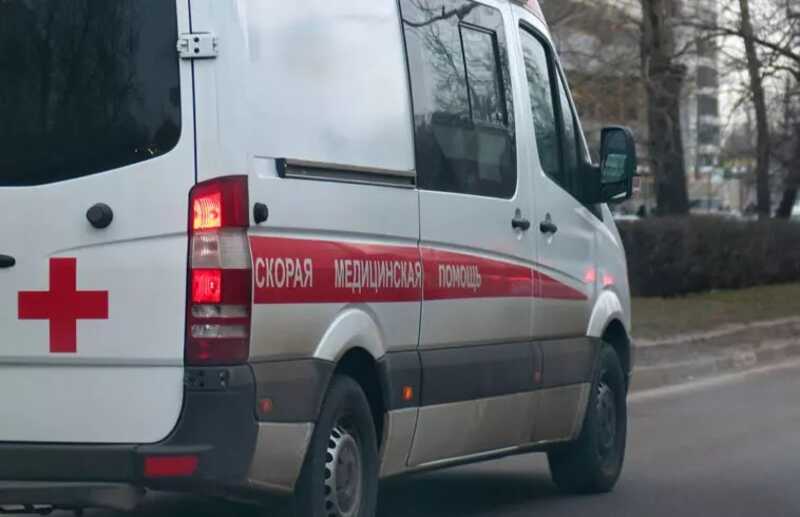 В московском офисе женщина ошпарила коллегу кипятком и ударила его кружкой по голове