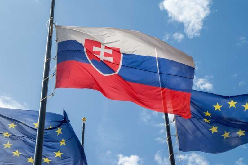 Венгрия и Словакия настаивают на пересмотре плана отказа от российского газа к 2027 году