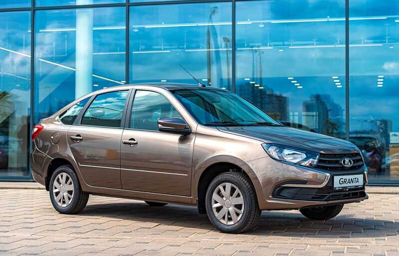 Lada Granta по стоимости премиум: покупатели жалуются на коррозию и нехватку кондиционера
