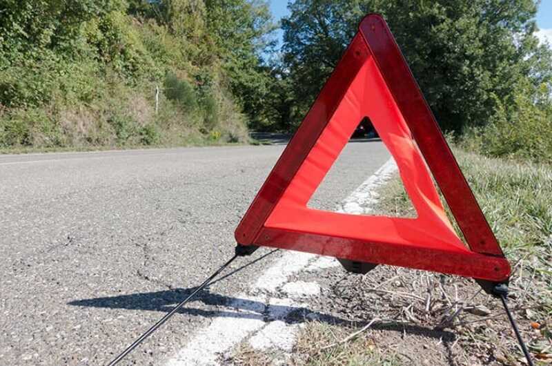 «Мерседес» участницы S7 попал в аварию и перевернулся на востоке Москвы