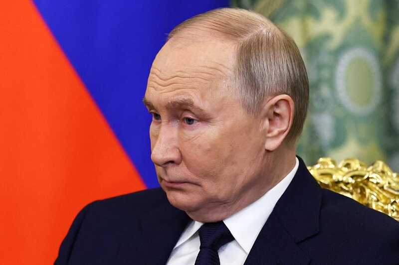 Путин уверен, что его войска прорвут украинские укрепления в ближайшие месяцы, - NYT