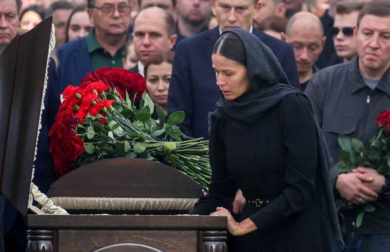 Романа Старовойта похоронили в Петербурге: главы Санкт-Петербурга и Ленинградской области пришли проводить в последний путь