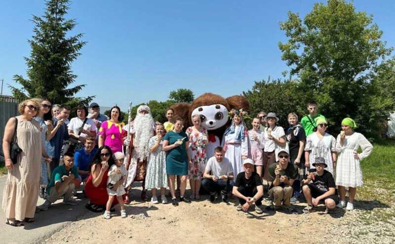 В июле в Калужской области для детей устроили праздник с Дедом Морозом