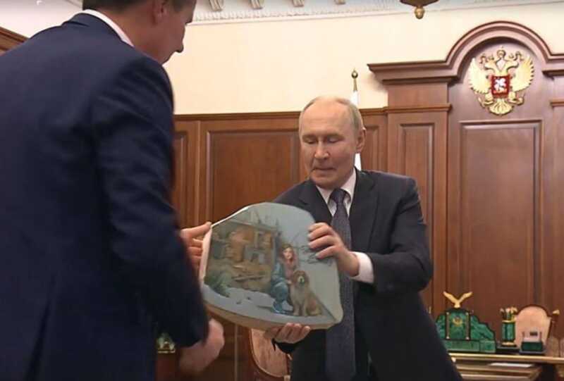 Гладков передал Путину поддельный обломок ракеты