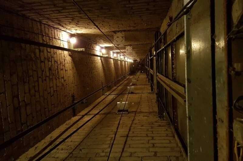 В Москве лифт с пассажирами сорвался в шахту многоэтажного дома