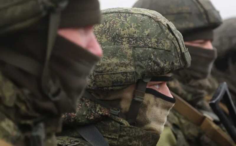 Военнослужащий заразился ВИЧ при спасении раненых: теперь его намерены отправить обратно на передовую