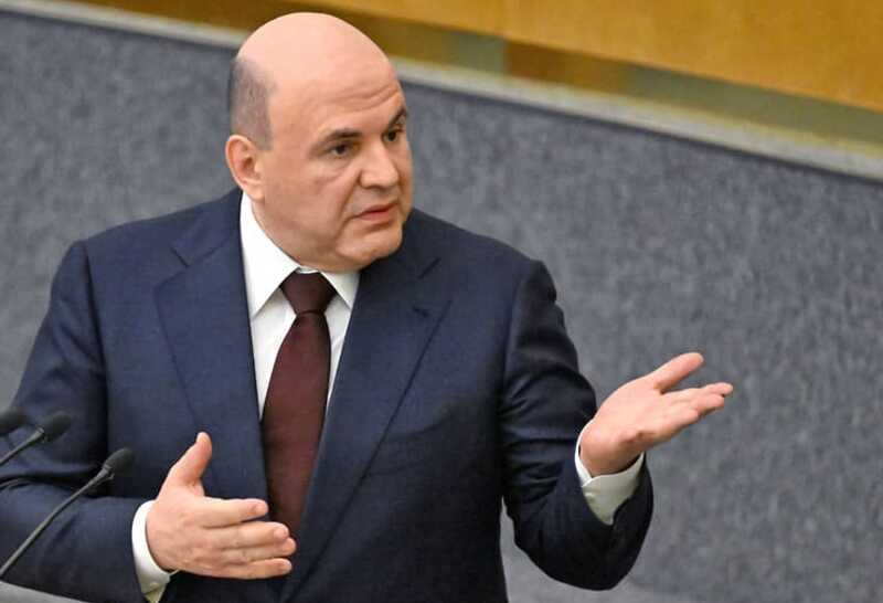 Михаил Мишустин подписывает постановление о прекращении экспорта бензина