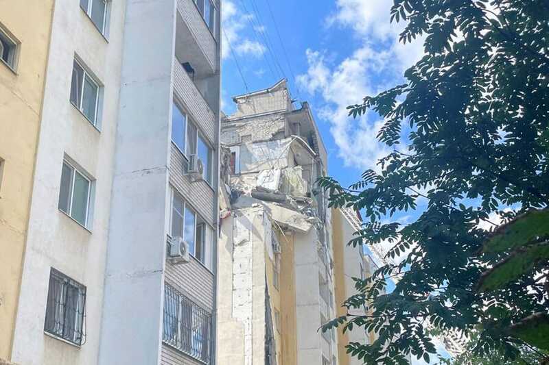 В Саратове взрыв уничтожил жилой дом и привёл к гибели трёх человек