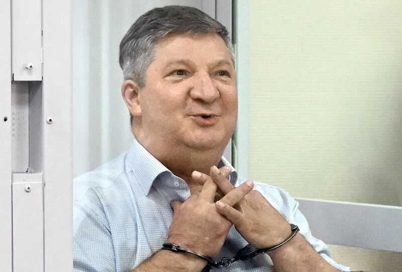 Осужденный генерал Халил Арсланов стремится избежать тюремного заключения, отправившись на фронт