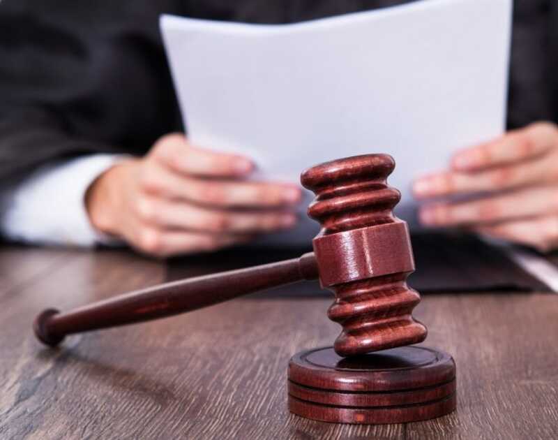 Двое жителей Камчатки предстанут перед судом за утаивание вида на жительство в иной стране