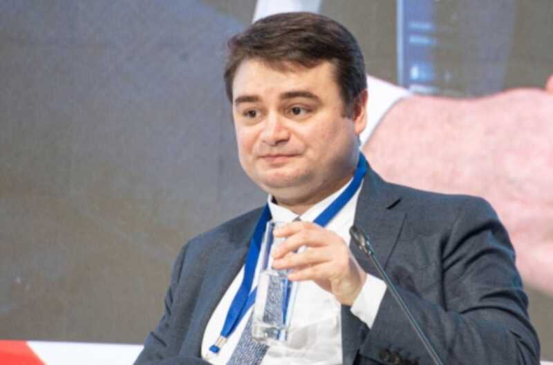 Минпромторг под контролем Василия Осьмакова: государственные миллиарды остаются у друзей и близких людей