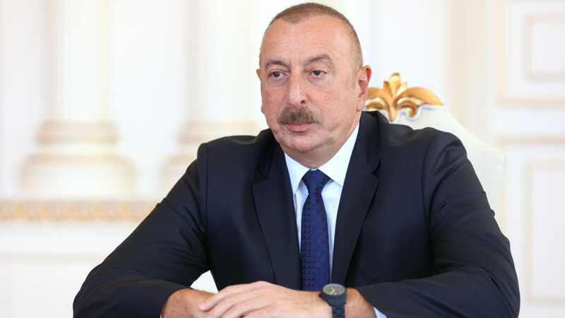 Алиев обвинил Россию в уничтожении азербайджанского самолета и гибели мирных граждан