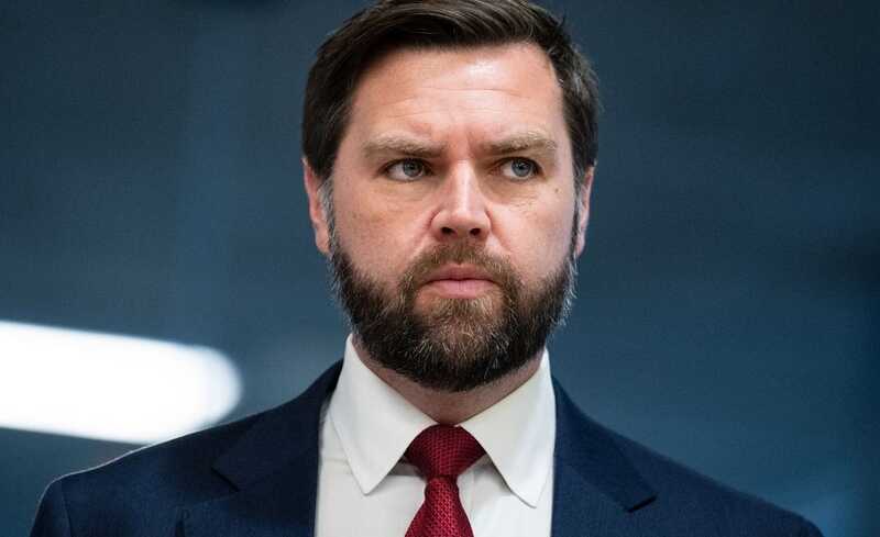 Вице-президент США Джей Ди Вэнс обвинил Байдена в "некоординированной" помощи Киеву