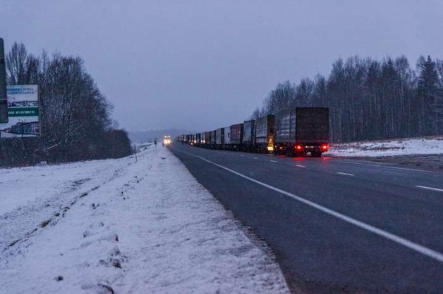 На границе с Польшей - огромные очереди. Скопилось более 1000 автомобилей