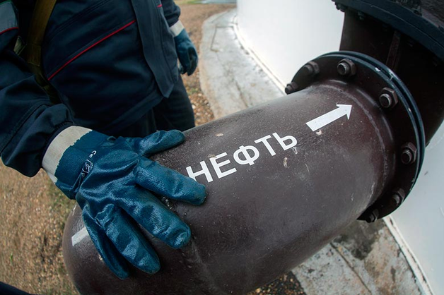 Топливный рынок Петербурга безнаказанно душит криминальный нефтяной спрут