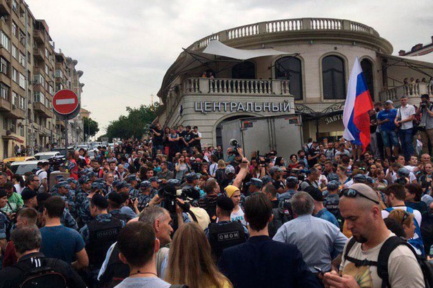 В Москве на акции против сфабрикованных дел задержали 57 человек, включая семью с детьми