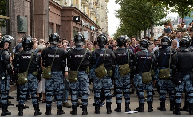 Разгон акции за честные выборы в Москве: фото и видео