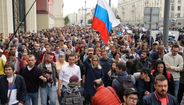 Москвичи рассказали о своем отношении к протестам из-за выборов без выбора