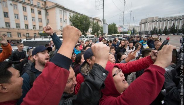 Бурятию сотрясают протесты. Третий день идёт война народа и властей